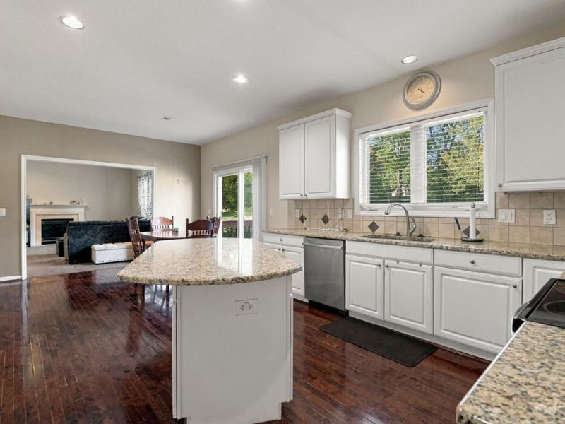 334 Glensford Court, Springdale, OH 45246 Photo 9