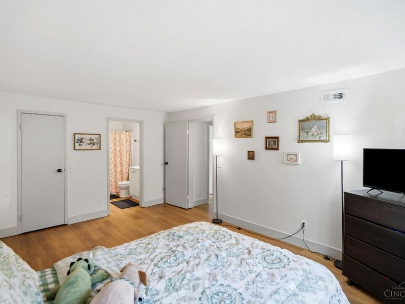 521 W Martin Luther King Drive, Unit A8, Cincinnati, OH 45220 Photo 15