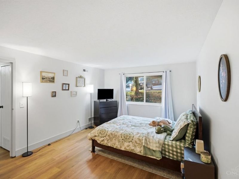 521 W Martin Luther King Drive, Unit A8, Cincinnati, OH 45220 Photo 16