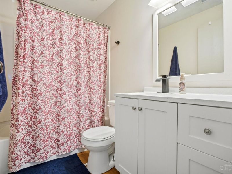 521 W Martin Luther King Drive, Unit A8, Cincinnati, OH 45220 Photo 17