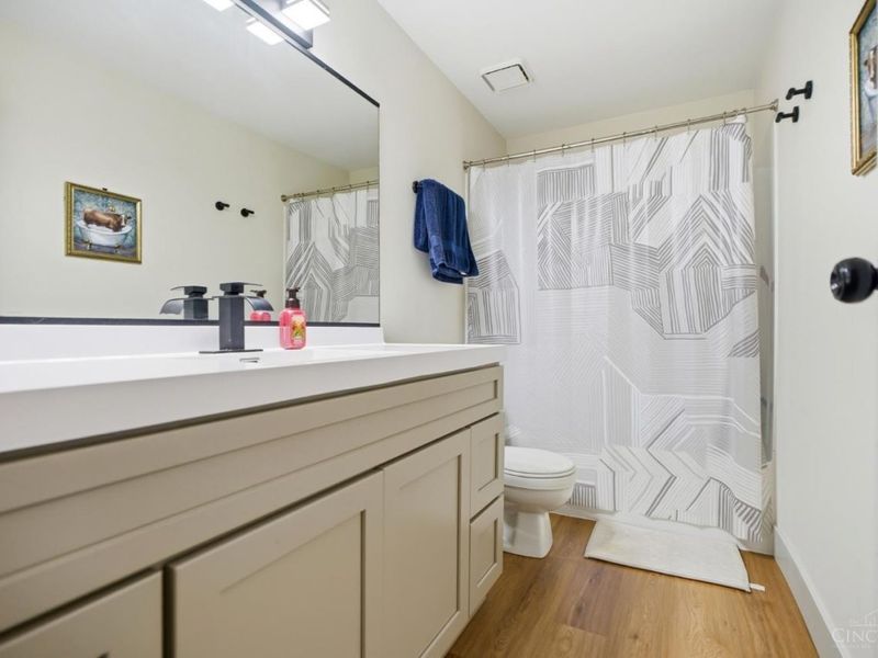 521 W Martin Luther King Drive, Unit A8, Cincinnati, OH 45220 Photo 21
