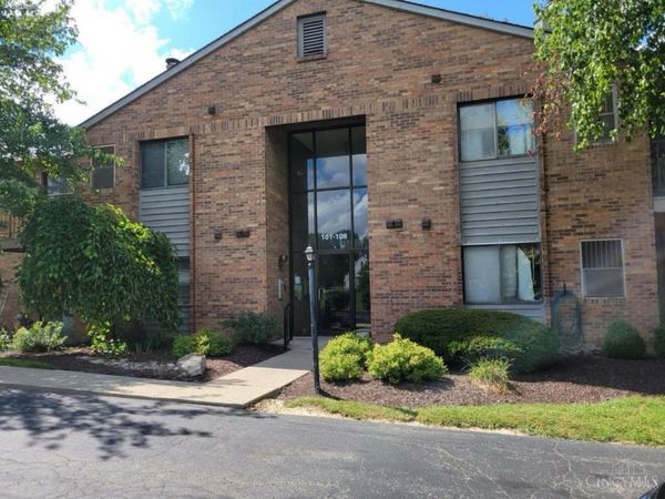 1544 W Galbraith Road, Unit 105, North College Hill, OH 45231