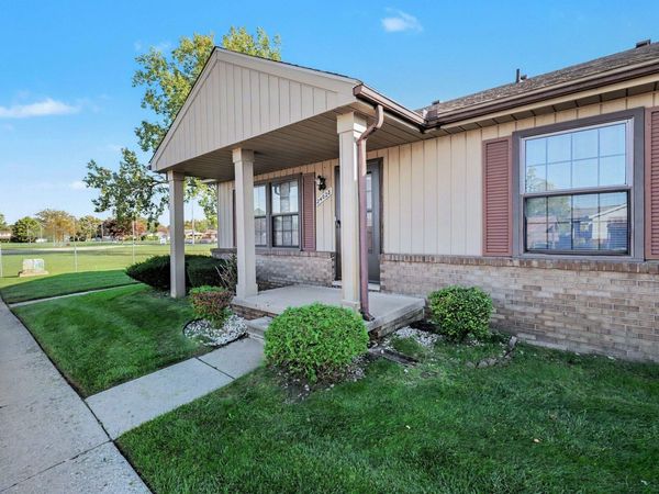 24028 Greenhill Road, Unit 59, Warren, MI 48091