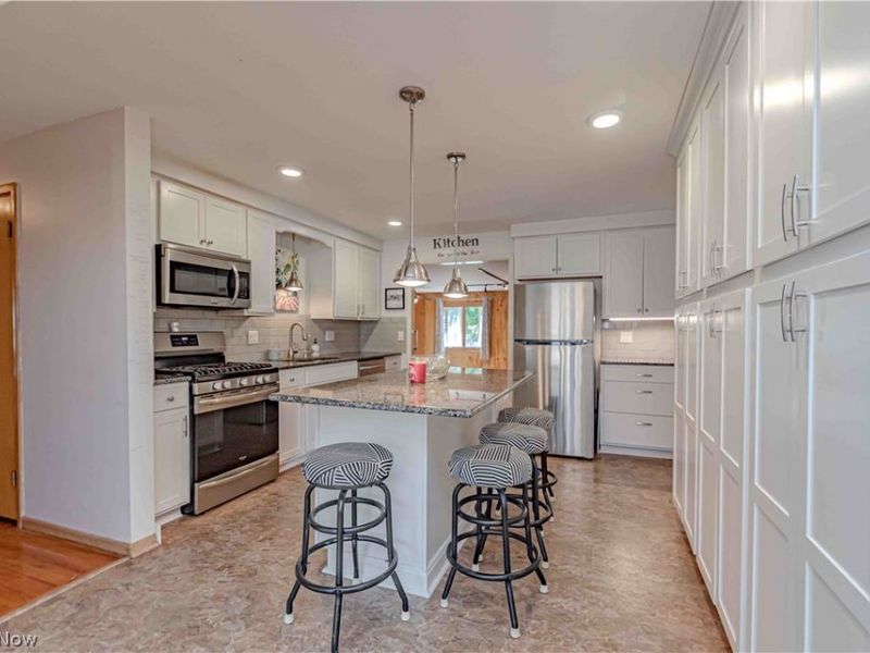 6541 Fairweather Drive, Middleburg Heights, OH 44130 Photo 5