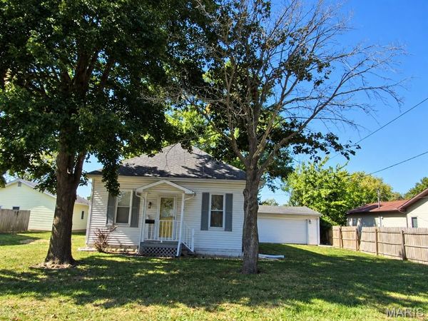 340 N Plum Street , Carlinville, IL 62626