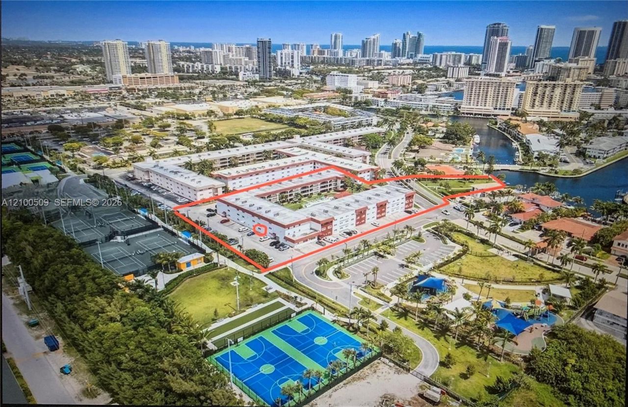 580 Egret Dr , Unit 111, Hallandale Beach, FL 33009 Photo
