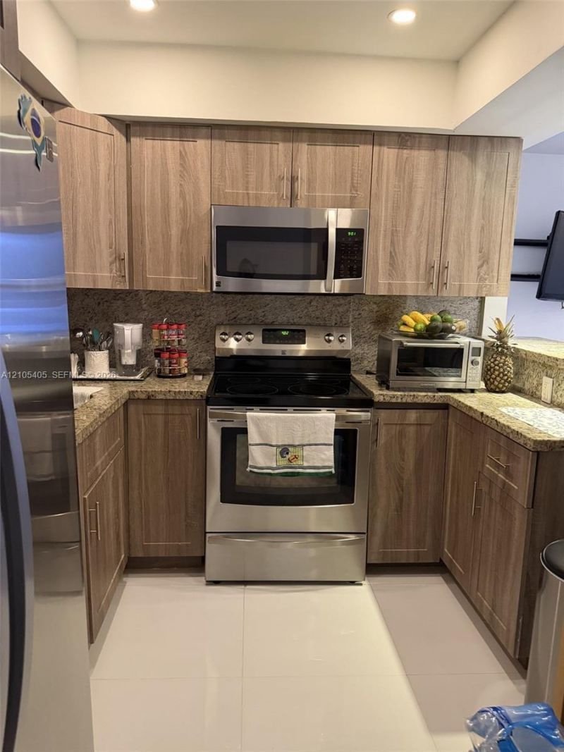 17570 Atlantic Blvd , Unit 119, Sunny Isles Beach, FL 33160 Photo