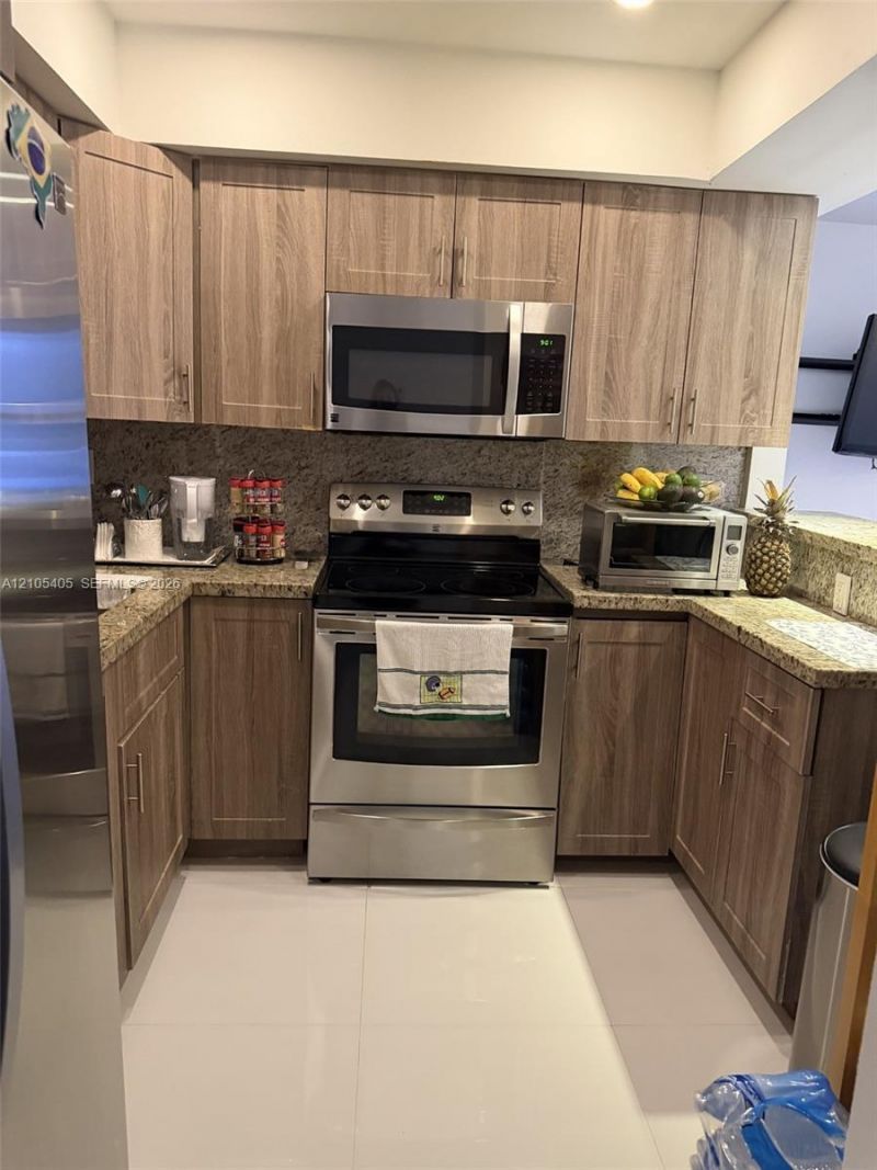 17570 Atlantic Blvd , Unit 119, Sunny Isles Beach, FL 33160 Photo