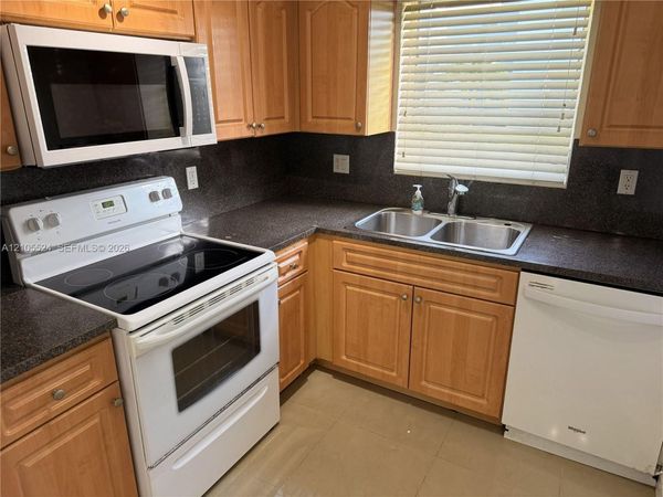 7570 SW 82nd St , Unit F112, Miami, FL 33143