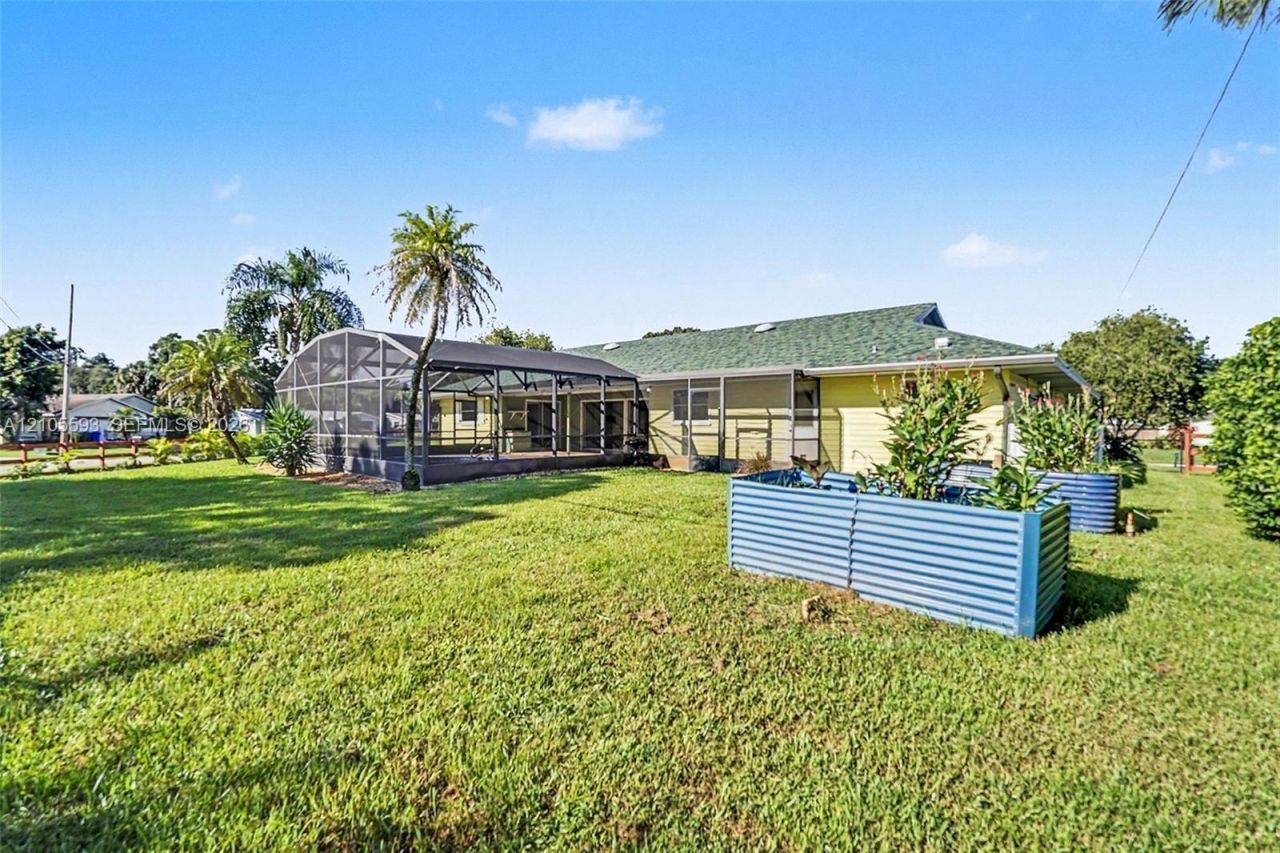 597 Grace St , Sebastian, FL 32958 Photo