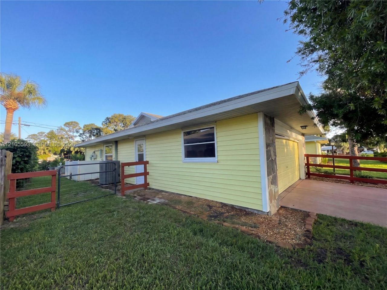 597 Grace St , Sebastian, FL 32958 Photo