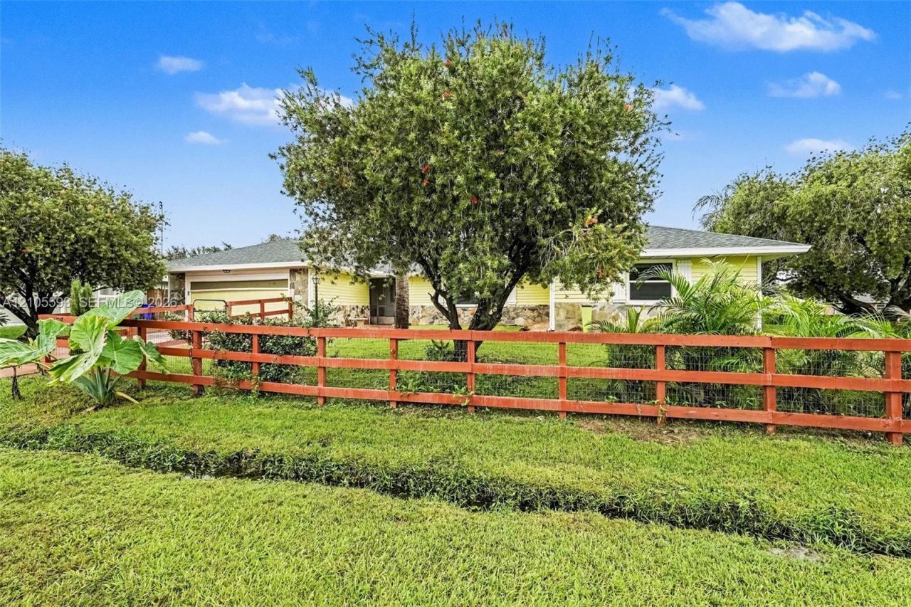 597 Grace St , Sebastian, FL 32958 Photo
