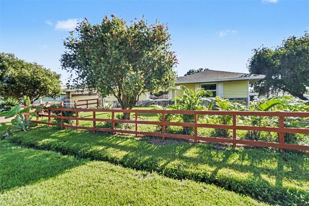 597 Grace St , Sebastian, FL 32958 Photo