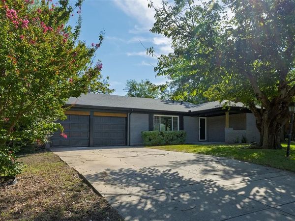 102 Juniper Street, Mansfield, TX 76063