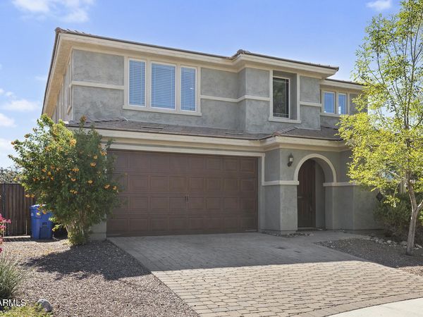 2513 W MOURA Drive, Phoenix, AZ 85085