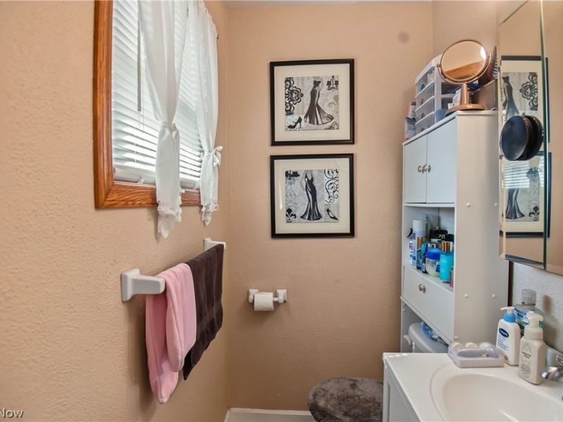 5589 London Drive, Austintown, OH 44515 Photo 17