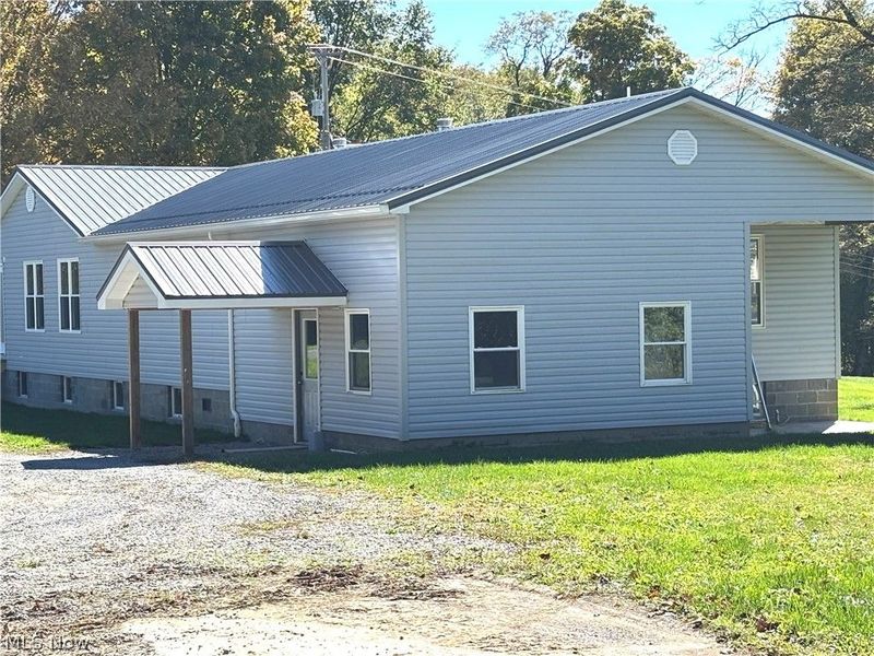 4585 Hawkins Road, New Waterford, OH 44445 Photo 3