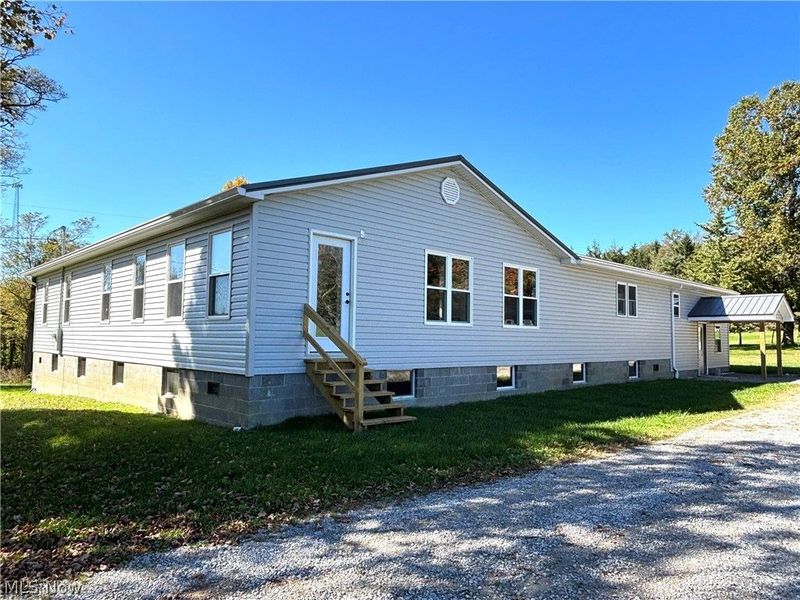 4585 Hawkins Road, New Waterford, OH 44445 Photo 4