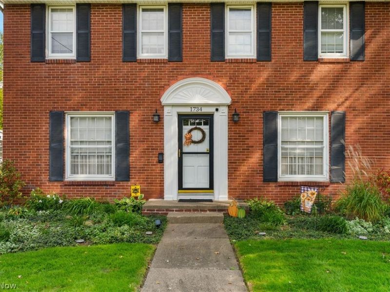 1734 Oberlin Court NW, Canton, OH 44703 Photo 2