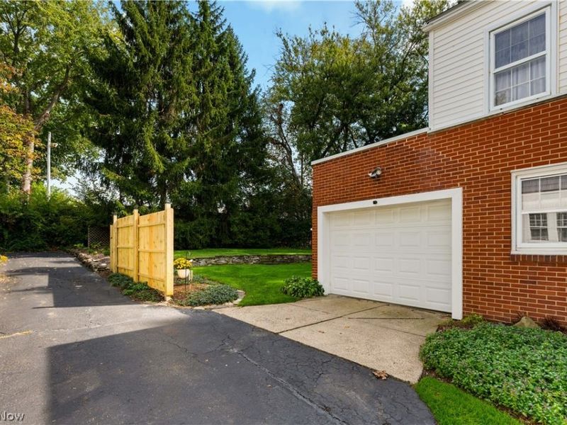 1734 Oberlin Court NW, Canton, OH 44703 Photo 4