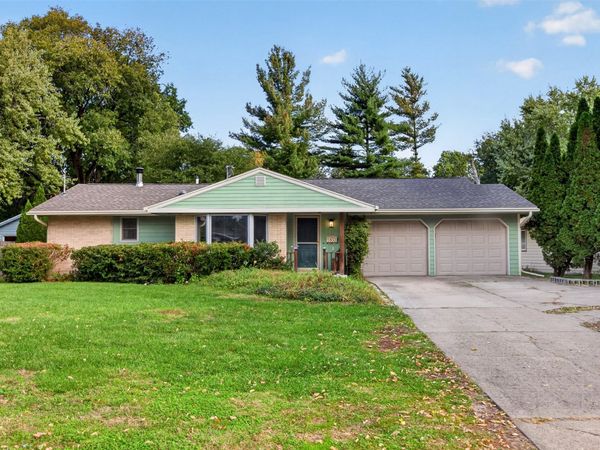 5103 Lower Beaver Road , Des Moines, IA 50310
