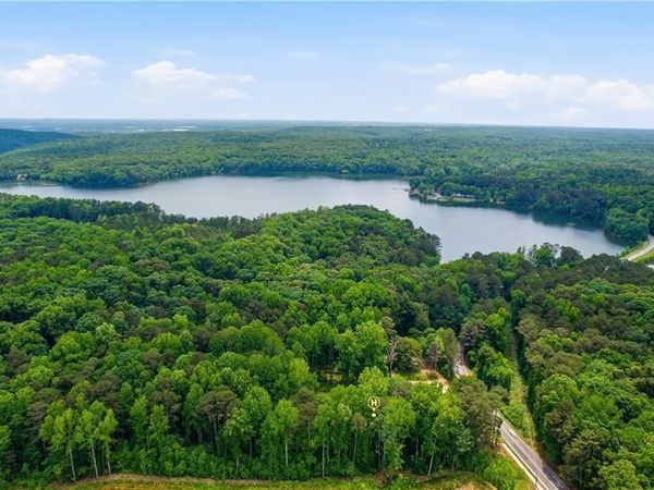 1476 Mount Vernon Road , Lithia Springs, GA 30122