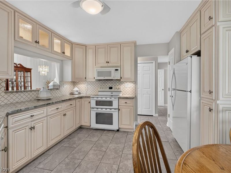 170 Marian Lane, Berea, OH 44017 Photo 9