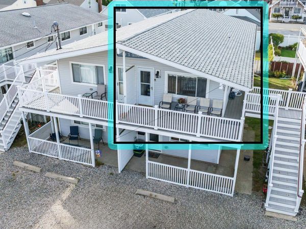 16 Whitten Street, Unit 4, Hampton, NH 03842