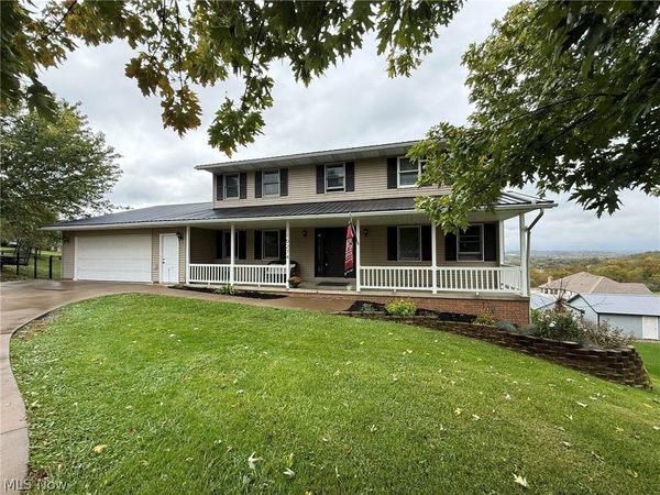 10274 Laurens Drive NE, Bolivar, OH 44612