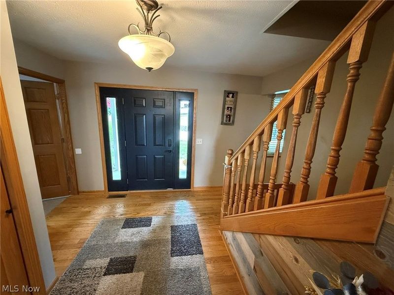10274 Laurens Drive NE, Bolivar, OH 44612 Photo 2