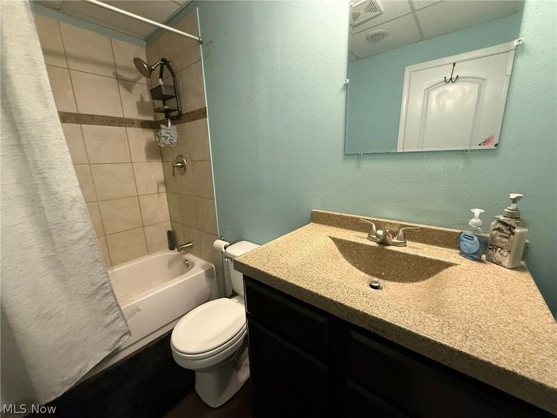 10274 Laurens Drive NE, Bolivar, OH 44612 Photo 35