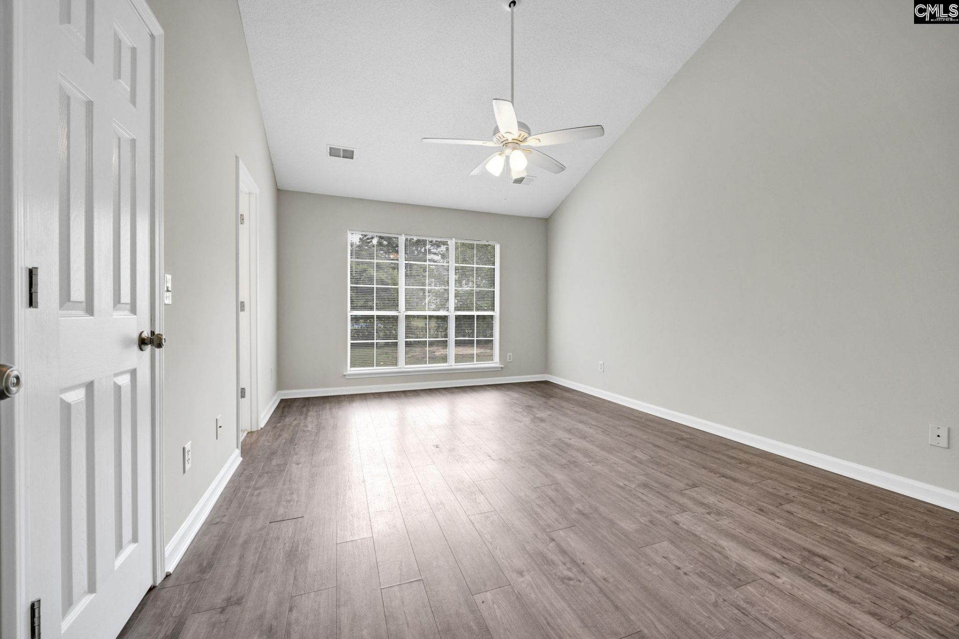 875 Bentley Drive  Photo 20