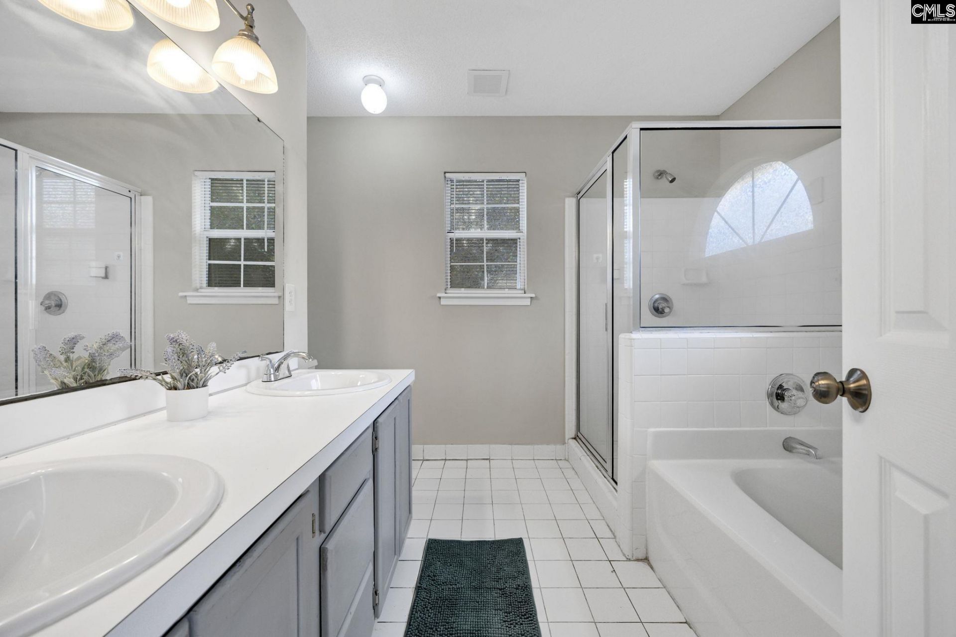 875 Bentley Drive  Photo 23