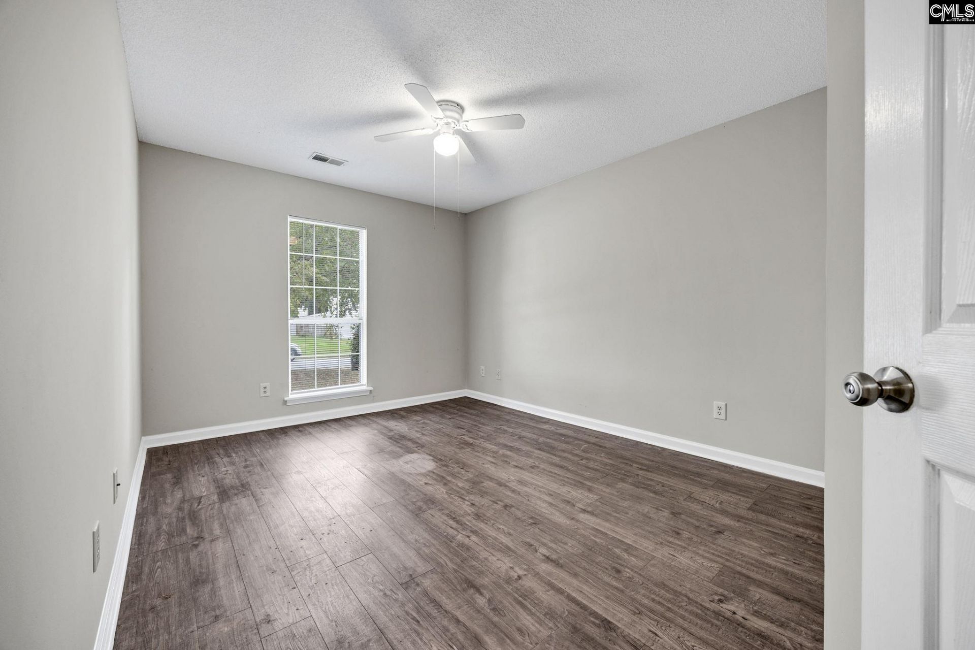 875 Bentley Drive  Photo 26