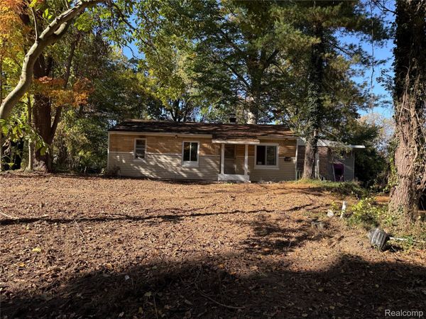 9736 Log Cabin Trail , White Lake Township, Mi 48386