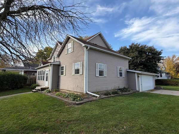 311 Center Avenue S, Eyota, MN 55934