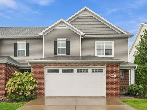 4464 SLATE CREEK Drive , Bettendorf, IA 52722
