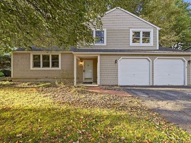 3438 Stanford Drive , Baldwinsville, NY 13027