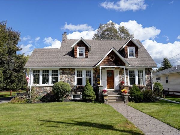 68 Ontario Street , Honeoye Falls, NY 14472