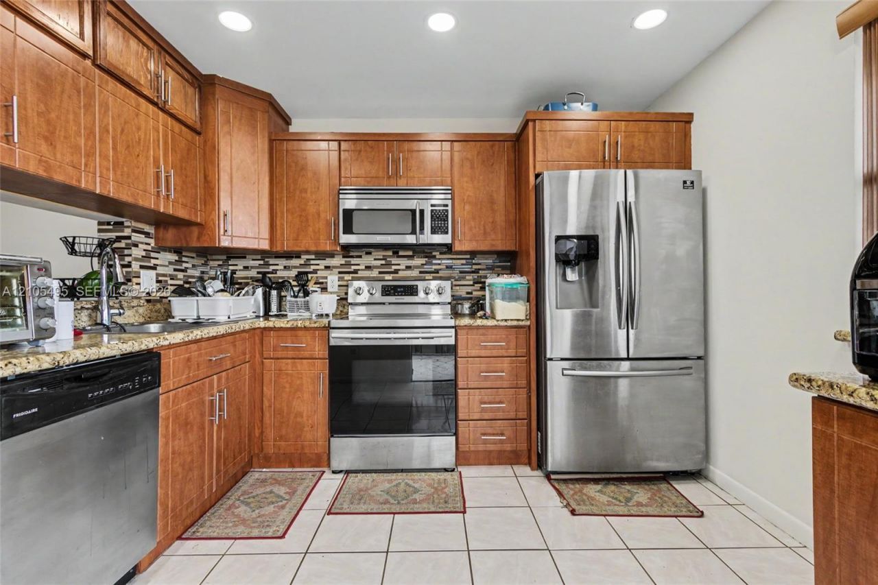 889 Hamilton Dr , Unit 889L, Homestead, FL 33034 Photo