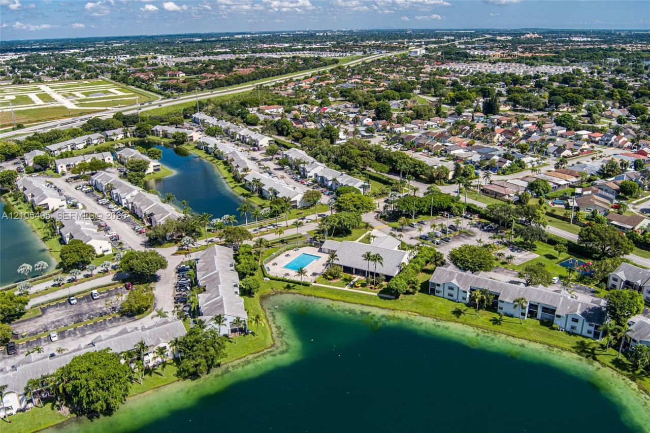 889 Hamilton Dr , Unit 889L, Homestead, FL 33034 Photo