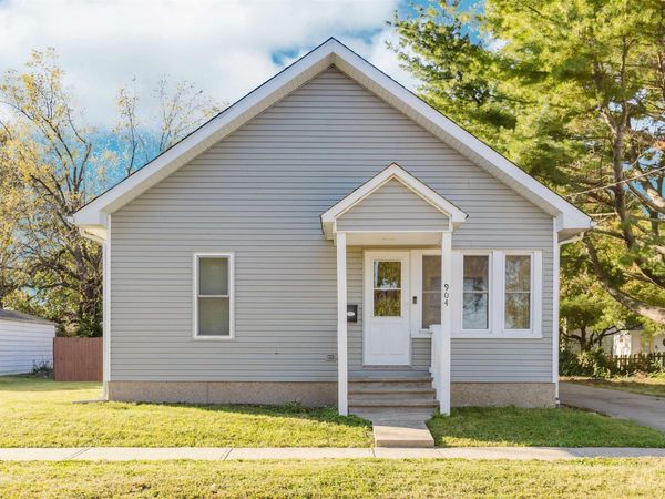 904 E ELM Street, West Frankfort, IL 62896