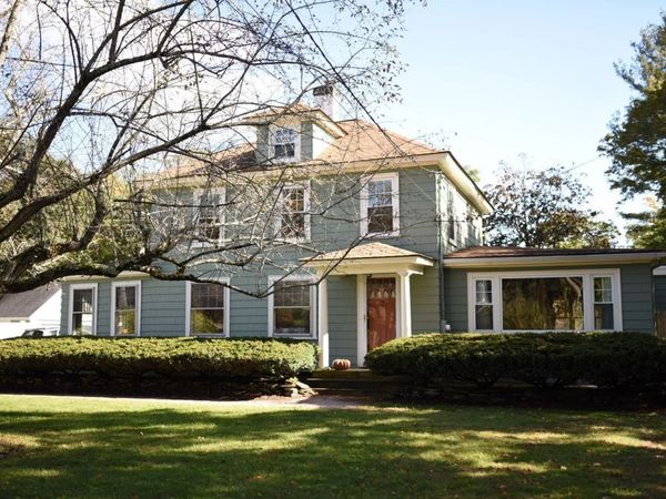 198 Concord Rd, Bedford, MA 01730