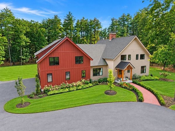 136 Washington St, Boxford, MA 01921