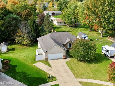 931 Sunset Hills Avenue NW, Walker, Mi 49534