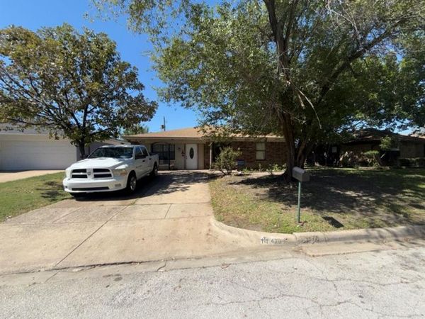 420 Allencrest Drive, White Settlement, TX 76108