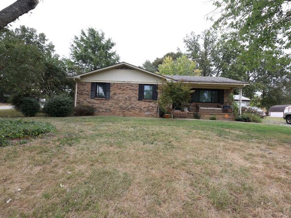 216 Staggs Dr , Portland, TN 37148