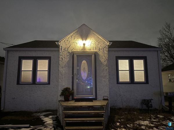 1605 W 9th St, Sioux Falls, SD 57104