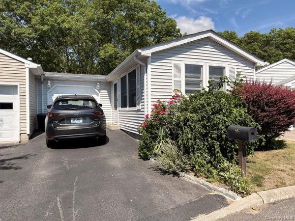 205 Village Circle W, Manorville, NY 11949