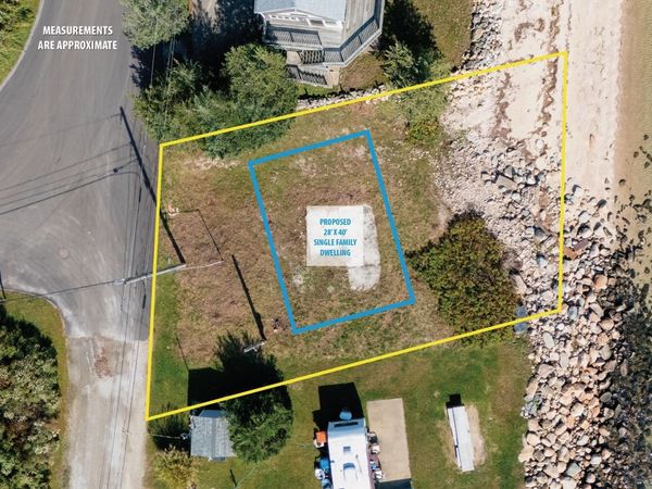 17 Shore Dr, Fairhaven, MA 02719